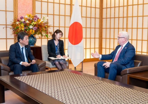 美国驻日大使帮腔：代表总统，支持高市早苗“搞事”