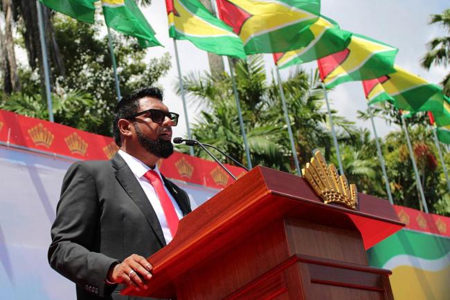 圭亚那连任总统伊尔凡·阿里宣誓就职