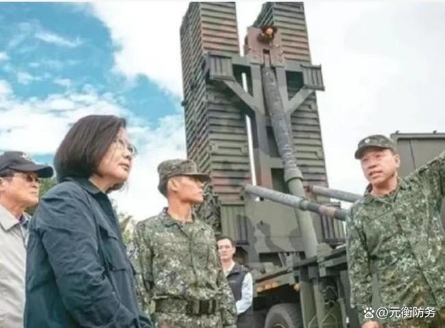 专家:中美双方各让一步维持关系稳定 避免历史悲剧重演