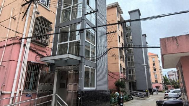 小区6台加装电梯基本完工却不能用