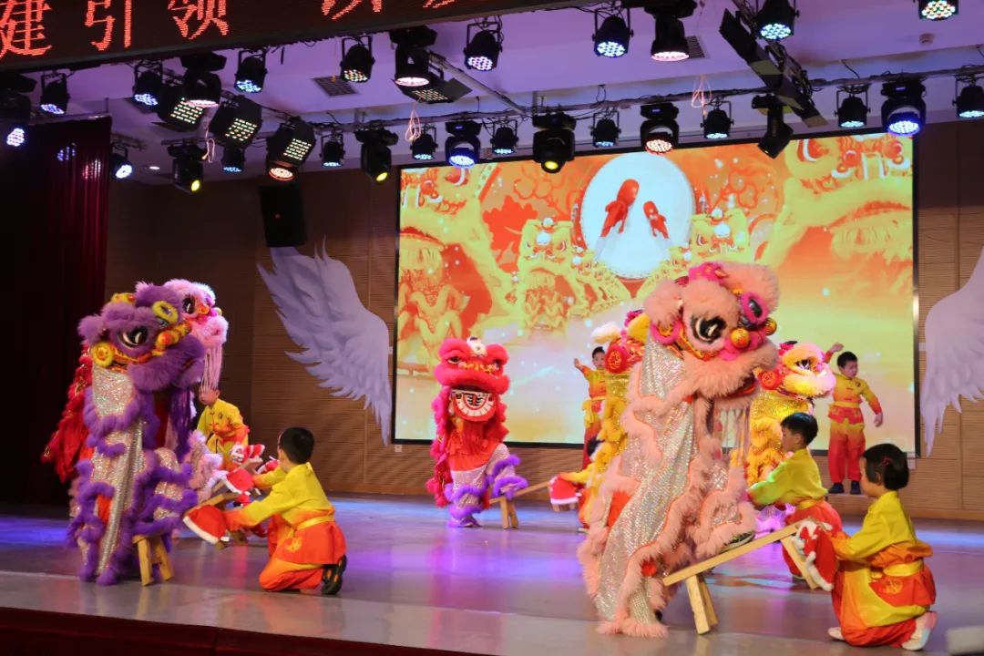 舞狮表演。