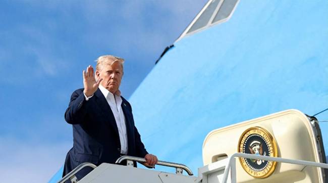 美国总统特朗普结束亚洲三国之行