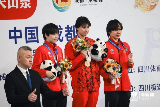 余依婷最后一棒逆转