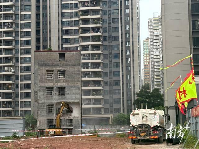 耗时15年 广州城中村1950栋村屋拆完