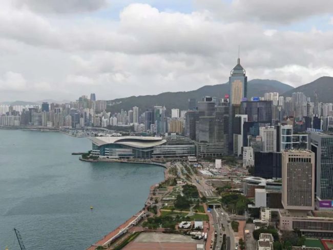 中国香港强烈反对美征收“港口费”