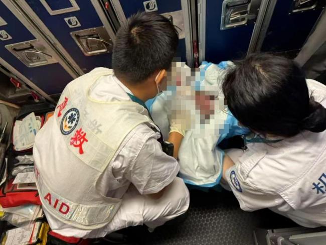 航司回应网传16岁孕妇在机上诞下女婴