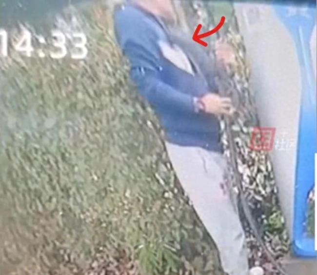 男子放充电枪时不慎打到嘴缝8针