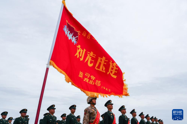 刘老庄连战士们的宣言听得热血沸腾