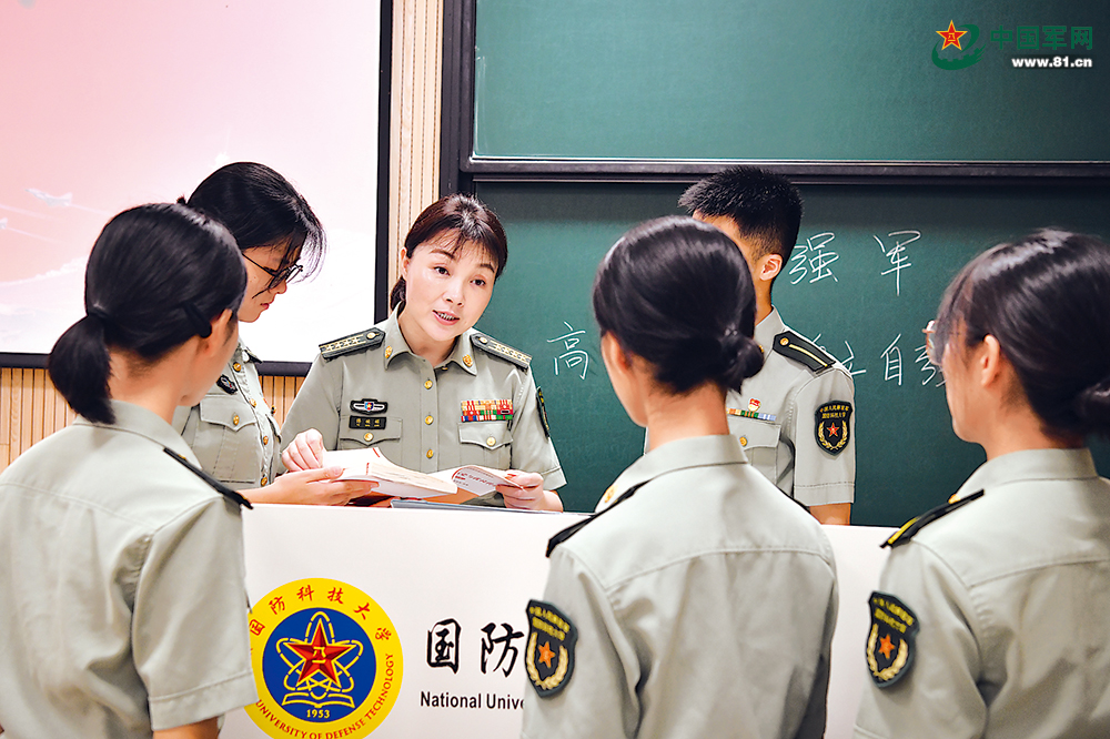 最美新时代革命军人风采丨傅婉娟：做强军路上的“播火者”