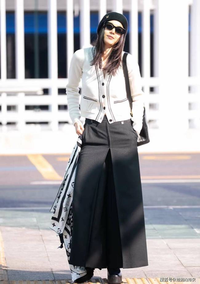 全智贤巴黎时装周直拍 国民女神优雅现身