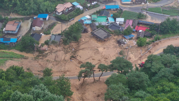 韩国多地暴雨成灾 韩国多地暴雨成灾