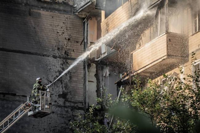 乌称俄以“创纪录数量”的无人机和导弹发动袭击