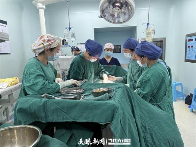 贵州58岁产妇产下一名男婴