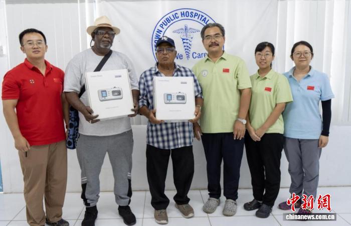 中国援圭医疗队捐赠呼吸机惠及当地患者