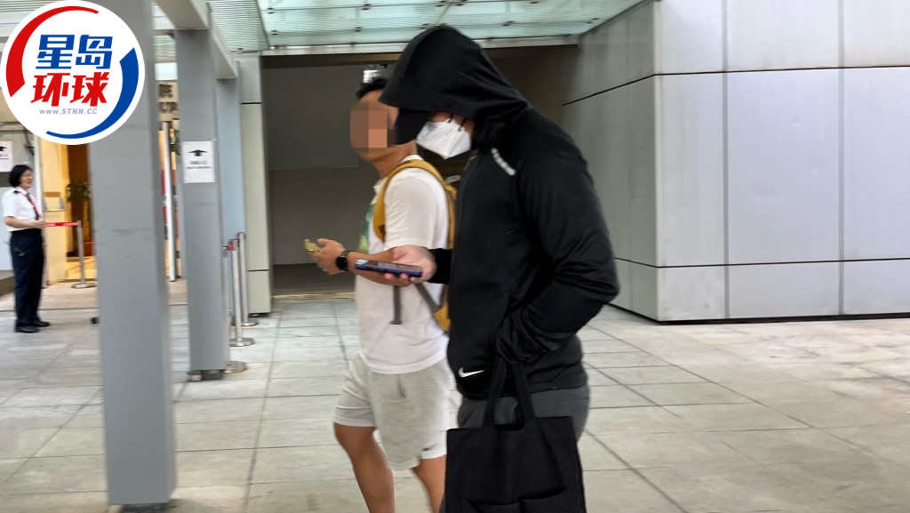 两时任消防员涉酒店轮奸26岁女友人