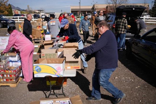 媒体人：特朗普给美国民众画大饼