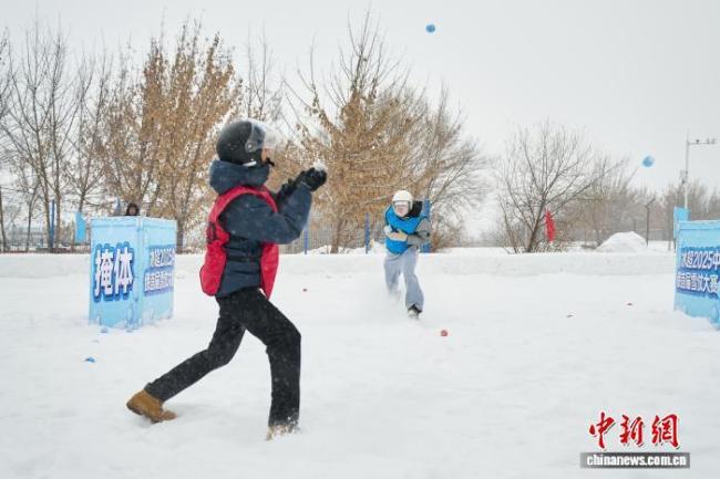 388名中俄选手在黑河比赛“打雪仗”