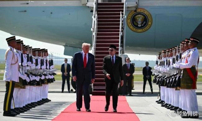 特朗普抵达马来西亚