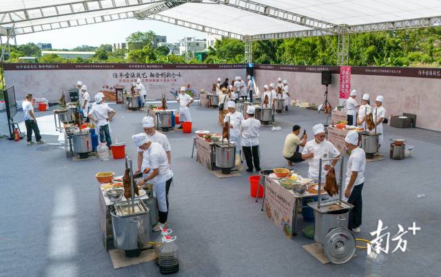 15支参赛队伍同台竞技。郑淼鑫 摄