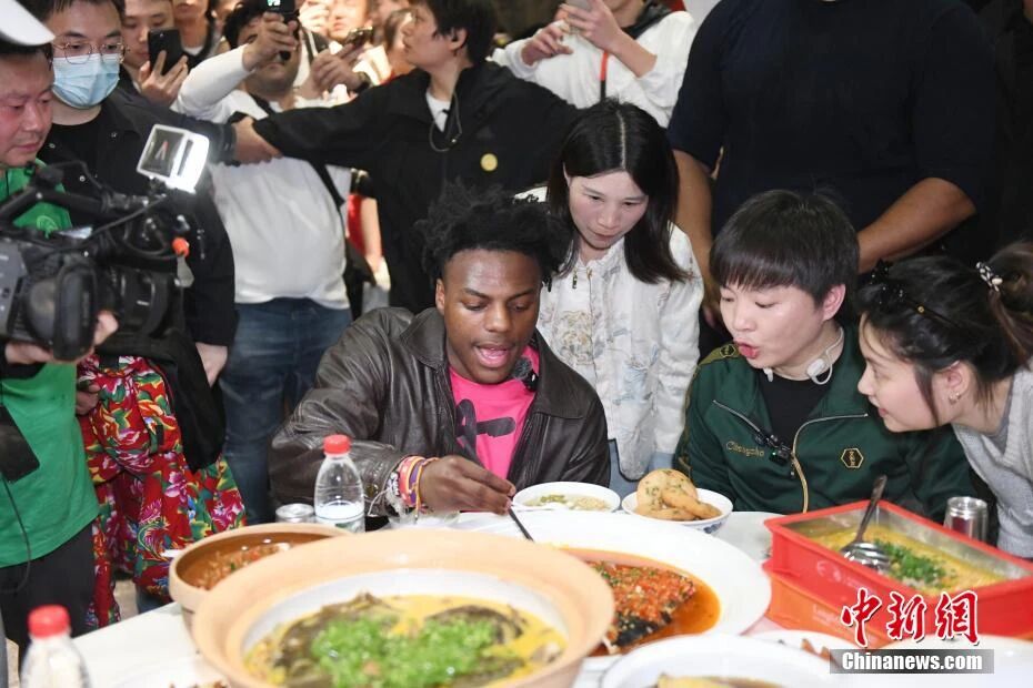 朋友圈”再扩容,这些老外在中国玩到不想回家