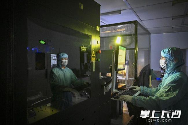 长沙小伙领衔研发国产高端光学设备