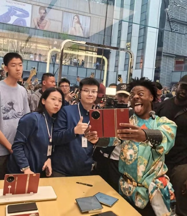 第一批甲亢哥粉丝来中国了
