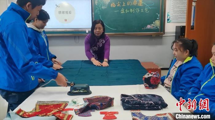 非遗传承融入吉林特教课堂 旗袍技艺点亮无声世界