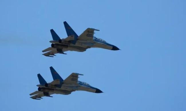 战机编队昼夜鏖战 硬核训练照片曝光