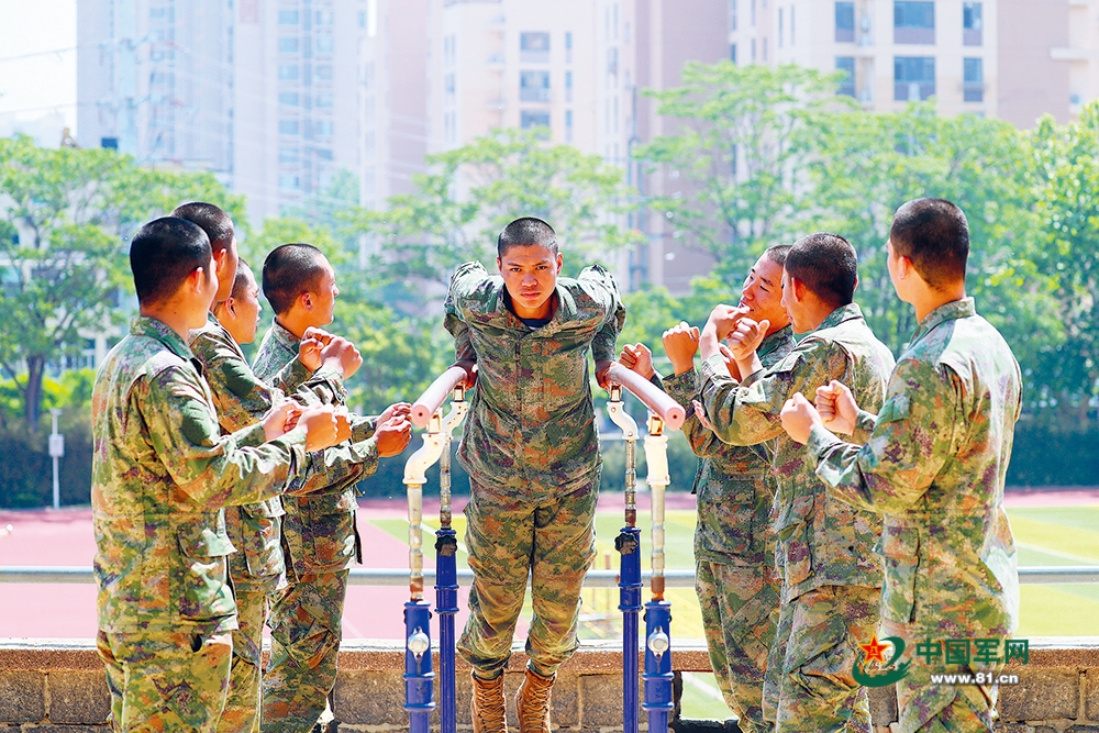 即将迎来授衔仪式 那个“要当兵王”的新兵咋样了？