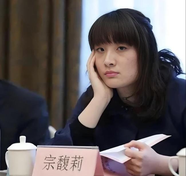 宗馥莉任娃哈哈董事长仅一年多
