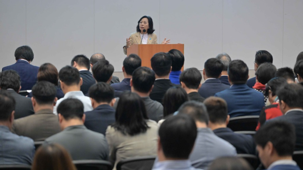 民青局局长麦美娟致辞。政府新闻处