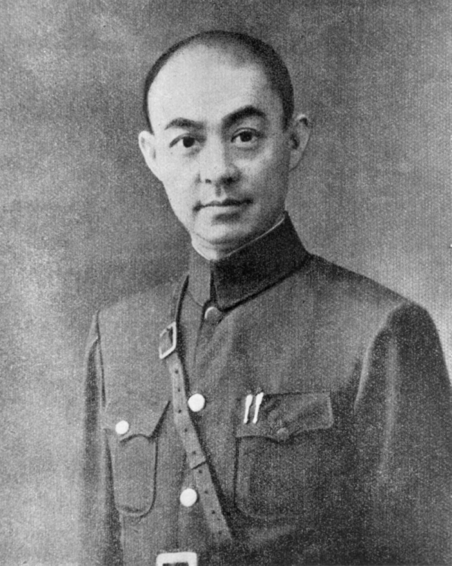 他的名字刻在很多城市的路边，也印在身份证上！