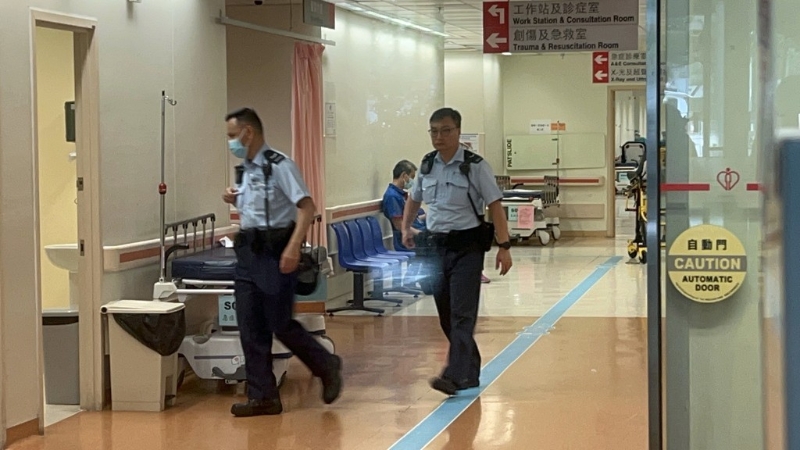 警员