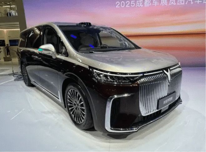 800V+5C还带后轮转向 2026款岚图梦想家预售38.99万起