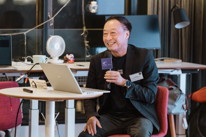 许遵发表示,使用企业外部的AI可能会带来严重的数据安全风险。 许遵发表示,使用企业外部的AI可能会带来严重的数据安全风险。